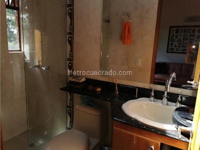 Casa de 5 alcobas en venta en El Poblado, Medellín, 243 m² · foto 9 de 20