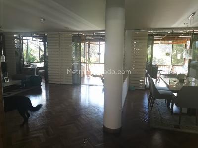 Casa de 5 alcobas en venta en El Poblado, Medellín, 243 m² · foto 14 de 20