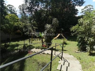 Casa de 5 alcobas en venta en El Poblado, Medellín, 243 m² · foto 19 de 20