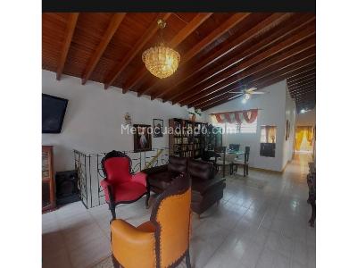 Casa de 4 alcobas en venta en Guayabal, Medellín, 140 m² · foto 2 de 7