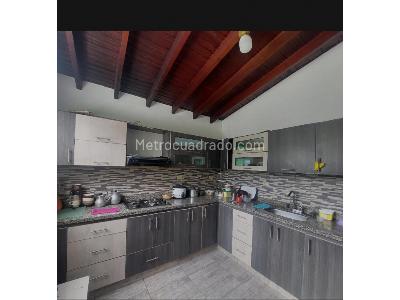 Casa de 4 alcobas en venta en Guayabal, Medellín, 140 m² · foto 3 de 7