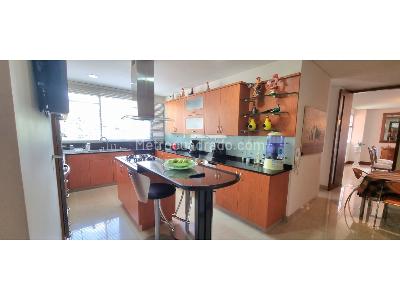 Apartamento en venta en Poblado, Medellín · foto 10 de 20