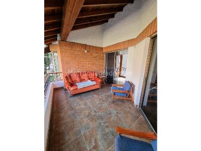 Casa de 4 alcobas en venta en Sabaneta, Sabaneta, 350 m² · foto 13 de 16