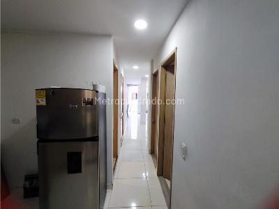 Apartamento de 3 alcobas en venta en Cabañas, Bello, 100 m² · foto 3 de 8