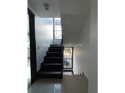 Casa de 3 alcobas en venta en Calatrava, Itagüí, 136 m² · foto 4 de 20