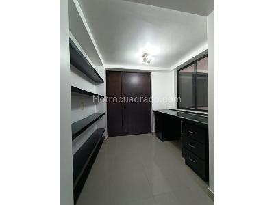 Casa de 3 alcobas en venta en Calatrava, Itagüí, 136 m² · foto 14 de 20