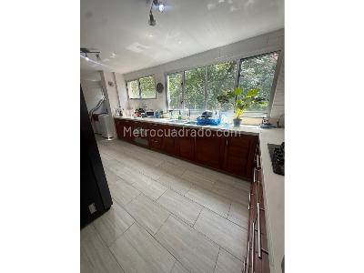 Apartamento de 3 alcobas en venta en El Poblado, Medellín, 262 m² · foto 4 de 17