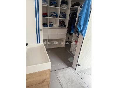 Apartamento de 3 alcobas en venta en El Poblado, Medellín, 262 m² · foto 7 de 17