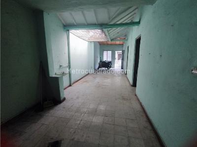 Casa de 5 alcobas en venta en Central, Bello, 105 m² · foto 2 de 9