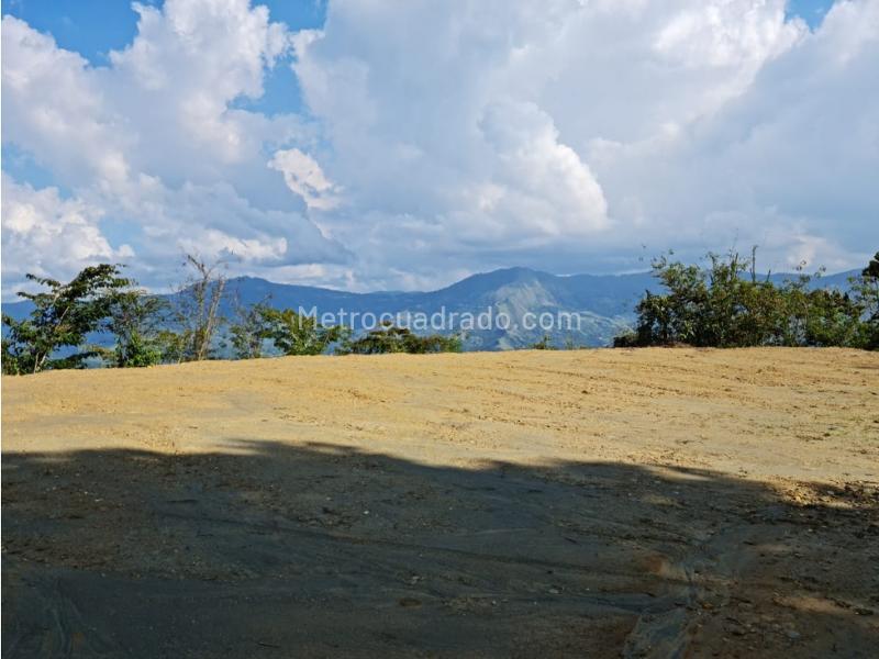 Lote en Venta, Niquia, Bello - Vista 2