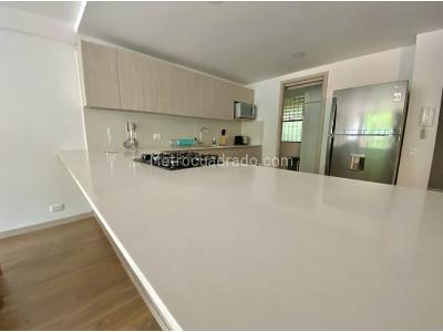 Apartamento de 2 alcobas en venta en El Poblado, Medellín, 88 m² · foto 3 de 9