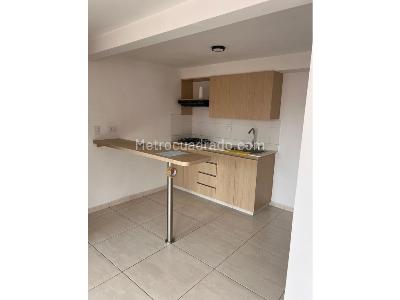 Apartamento de 3 alcobas en venta en Amazonia, Bello, 63 m² · foto 3 de 14