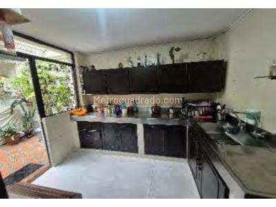 Casa de 5 alcobas en venta en Buenos Aires, Medellín, 192 m² · foto 4 de 20