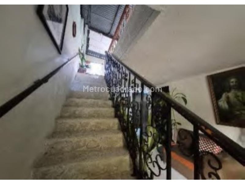Casa – Medellín, La Milagrosa, Buenos Aires - Más
