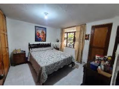 Casa de 5 alcobas en venta en Buenos Aires, Medellín, 192 m² · foto 9 de 20