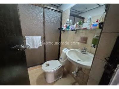 Casa de 5 alcobas en venta en Buenos Aires, Medellín, 192 m² · foto 14 de 20