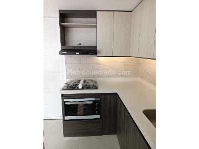 Apartamento de 3 alcobas en venta en Terranova, Bello, 57 m² · foto 2 de 15