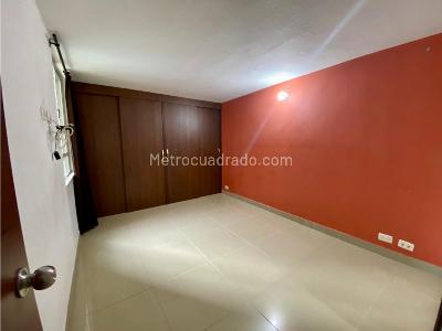 Apartamento de 3 alcobas en venta en Madera, Bello, 71 m² · foto 4 de 9