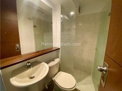 Apartamento de 3 alcobas en venta en Madera, Bello, 71 m² · foto 6 de 9