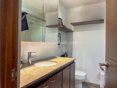 Casa de 3 alcobas en venta en Envigado, Envigado, 198 m² · foto 9 de 13
