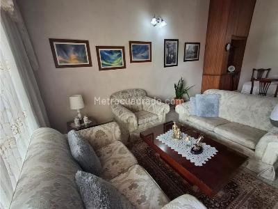 Apartamento de 3 alcobas en venta en Laureles, Medellín, 154 m² · foto 3 de 9