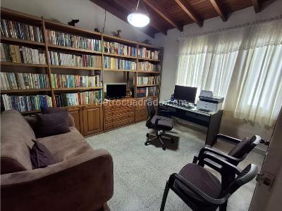 Apartamento de 3 alcobas en venta en Laureles, Medellín, 154 m² · foto 4 de 9