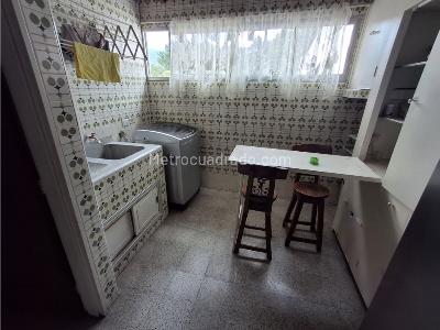 Apartamento de 3 alcobas en venta en Laureles, Medellín, 154 m² · foto 7 de 9