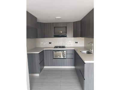 Apartamento de 3 alcobas en venta en El Trapiche, Bello, 80 m² · foto 3 de 11