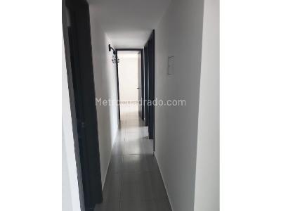 Apartamento de 3 alcobas en venta en El Trapiche, Bello, 80 m² · foto 5 de 11