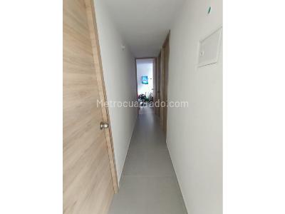 Apartamento de 3 alcobas en venta en Valerias, Bello, 55 m² · foto 2 de 7