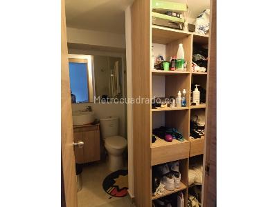 Apartamento de 3 alcobas en venta en Valerias, Bello, 55 m² · foto 4 de 7