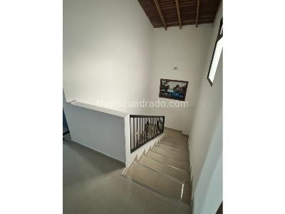 Apartamento de 3 alcobas en venta en Florencia, Bello, 153 m² · foto 3 de 8