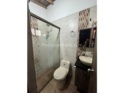 Apartamento de 3 alcobas en venta en Florencia, Bello, 153 m² · foto 4 de 8