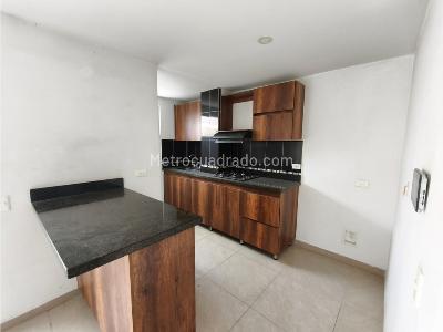 Apartamento de 3 alcobas en venta en La Castellana, Medellín, 203 m² · foto 2 de 13