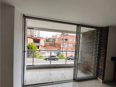 Apartamento de 3 alcobas en venta en La Castellana, Medellín, 203 m² · foto 3 de 13