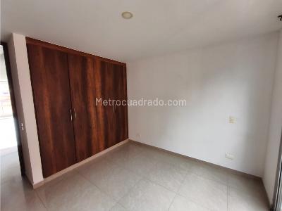 Apartamento de 3 alcobas en venta en La Castellana, Medellín, 203 m² · foto 4 de 13