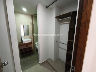 Apartamento de 3 alcobas en venta en La Castellana, Medellín, 203 m² · foto 5 de 13