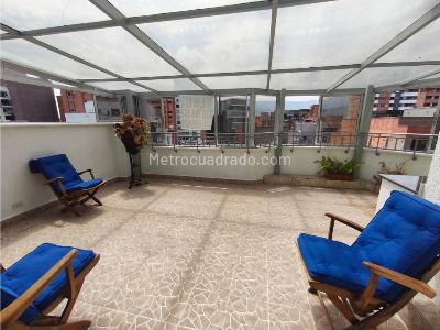 Apartamento de 4 alcobas en venta en Laureles, Medellín, 167 m² · foto 2 de 16