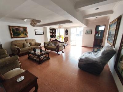 Apartamento de 4 alcobas en venta en Laureles, Medellín, 167 m² · foto 3 de 16