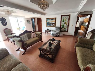 Apartamento de 4 alcobas en venta en Laureles, Medellín, 167 m² · foto 4 de 16