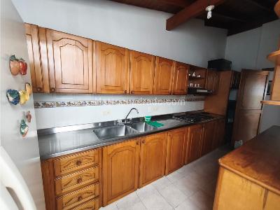 Apartamento de 4 alcobas en venta en Laureles, Medellín, 167 m² · foto 6 de 16