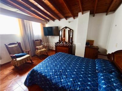 Apartamento de 4 alcobas en venta en Laureles, Medellín, 167 m² · foto 8 de 16