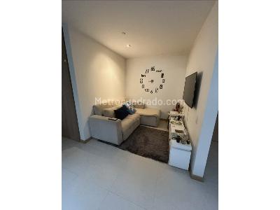 Apartamento de 2 alcobas en venta en El Poblado, Medellín, 96 m² · foto 4 de 10