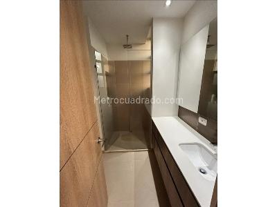 Apartamento de 2 alcobas en venta en El Poblado, Medellín, 96 m² · foto 8 de 10