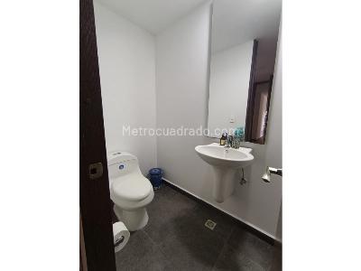 Apartamento de 3 alcobas en venta en Cabañas, Bello, 115 m² · foto 12 de 13