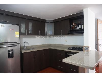 Apartamento de 3 alcobas en venta en Valerias, Bello, 71 m² · foto 4 de 18