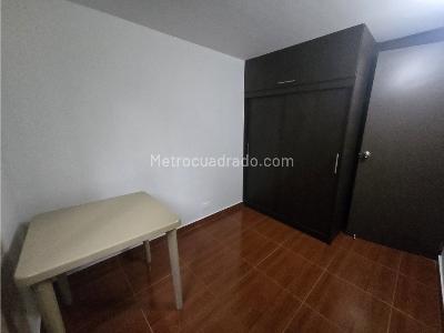 Apartamento de 3 alcobas en venta en Valerias, Bello, 71 m² · foto 10 de 18