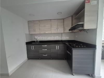 Apartamento de 3 alcobas en venta en Calasanz, Medellín, 158 m² · foto 2 de 20