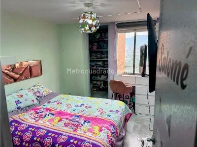 Apartamento de 2 alcobas en venta en Via Las Palmas, Medellín, 101 m² · foto 8 de 13