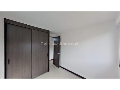 Apartamento de 3 alcobas en venta en Niquia, Bello, 77 m² · foto 12 de 20